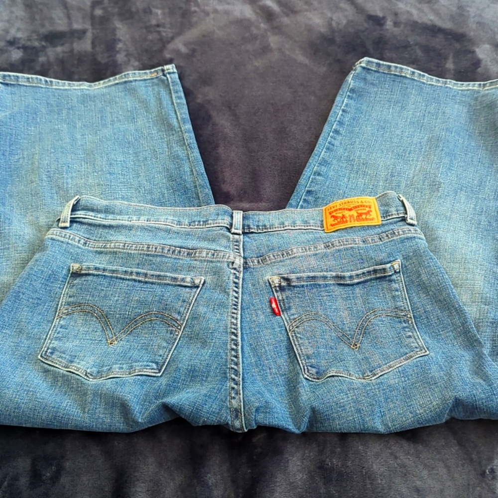 Levi's Classic Wide Leg Crop Jeans